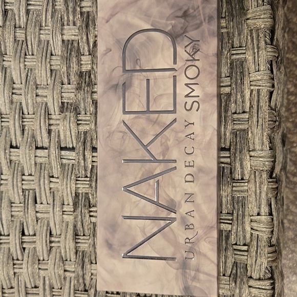Urban Decay Naked Discontinued Eye Palette-New In Box - Picture 1 of 11